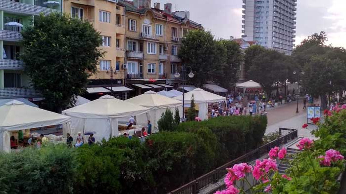 „Алея на книгата“ акостира във Варна за своето единадесето издание